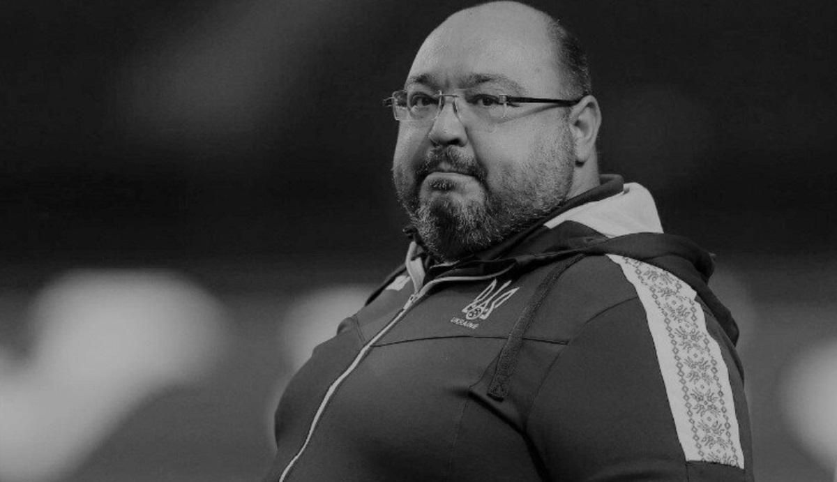 Футболісти збірної України вийдуть на матч з чорними пов'язками Футболісти збірної України вийдуть на матч з чорними пов'язками