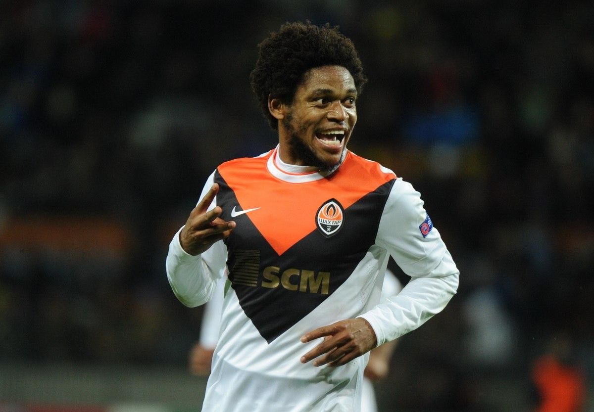 "Что случилось, негр?": звездный экс-футболист "Шахтера" попал в скандал после матча – видео "Что случилось, негр?": звездный экс-футболист "Шахтера" попал в скандал после матча – видео