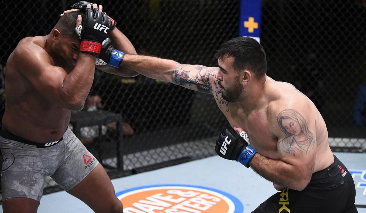 40-летний Оверим уничтожил соперника: технический нокаут и кровь на лице бразильца – видео 40-летний Оверим уничтожил соперника: технический нокаут и кровь на лице бразильца – видео