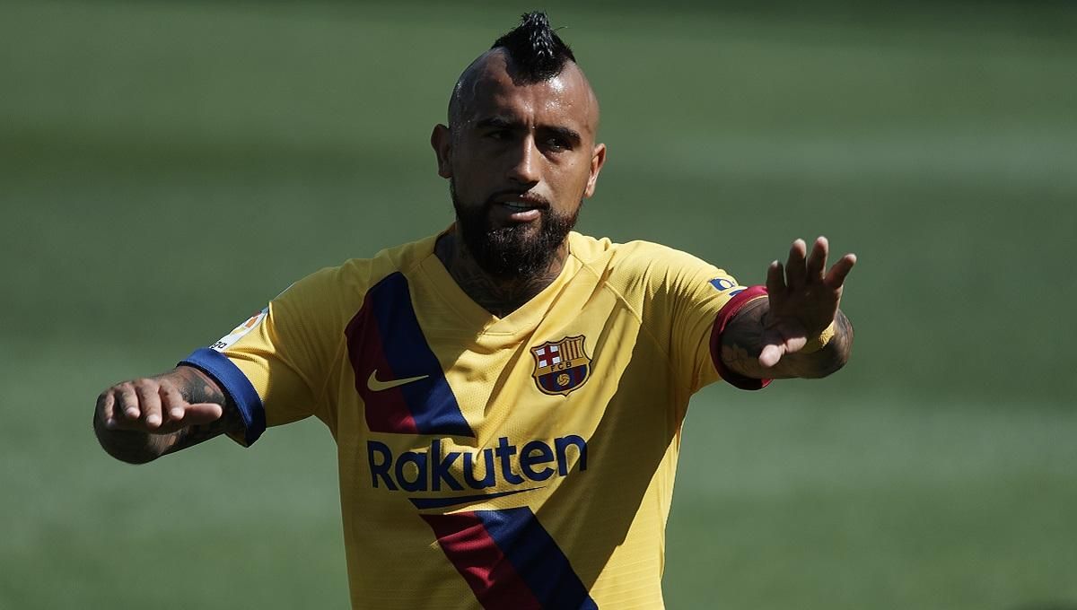 Півзахисник "Барселони" прибув у Мілан для підписання контракту з "Інтером" Півзахисник "Барселони" прибув у Мілан для підписання контракту з "Інтером"