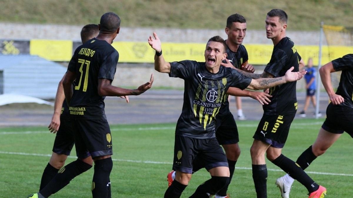 Матч "Рух" - "Шахтер" перенесен: у львовян вспышка COVID-19 Матч "Рух" - "Шахтер" перенесен: у львовян вспышка COVID-19