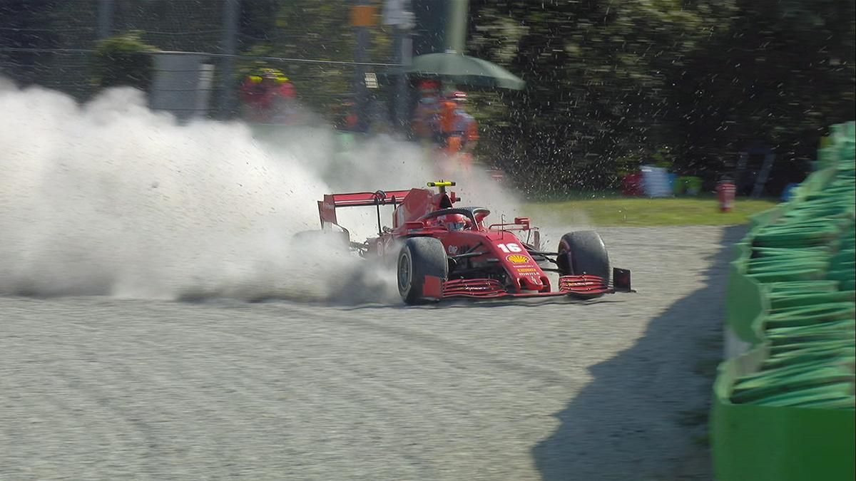 Пілот Ferrari Леклер потрапив у моторошну аварію та розбив болід: фото та відео