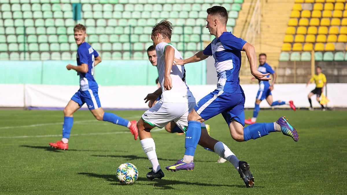 Невезение: игроки "Подолья" дважды попали в перекладину в игре с "Карпатами" – видео Невезение: игроки "Подолья" дважды попали в перекладину в игре с "Карпатами" – видео