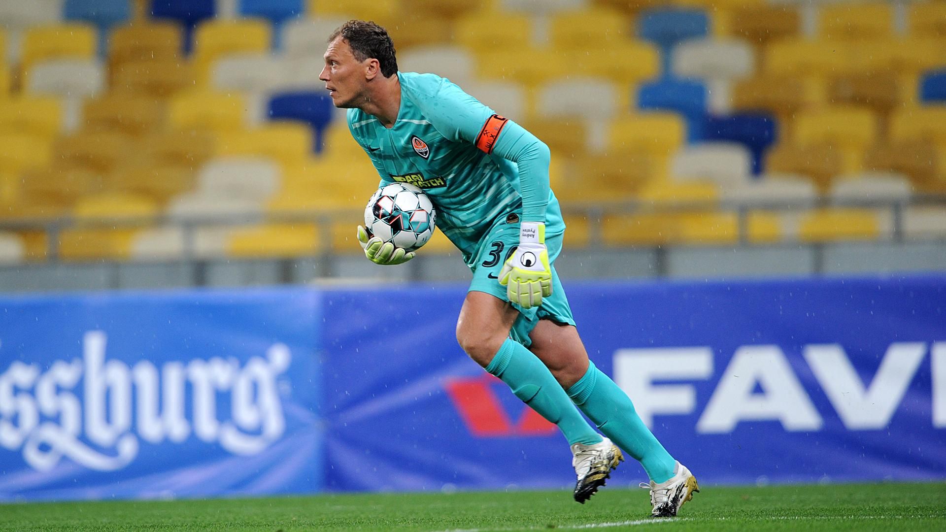 Пятов и Ракицкий вошли в топ-50 самых титулованных футболистов в XXI веке Пятов и Ракицкий вошли в топ-50 самых титулованных футболистов в XXI веке