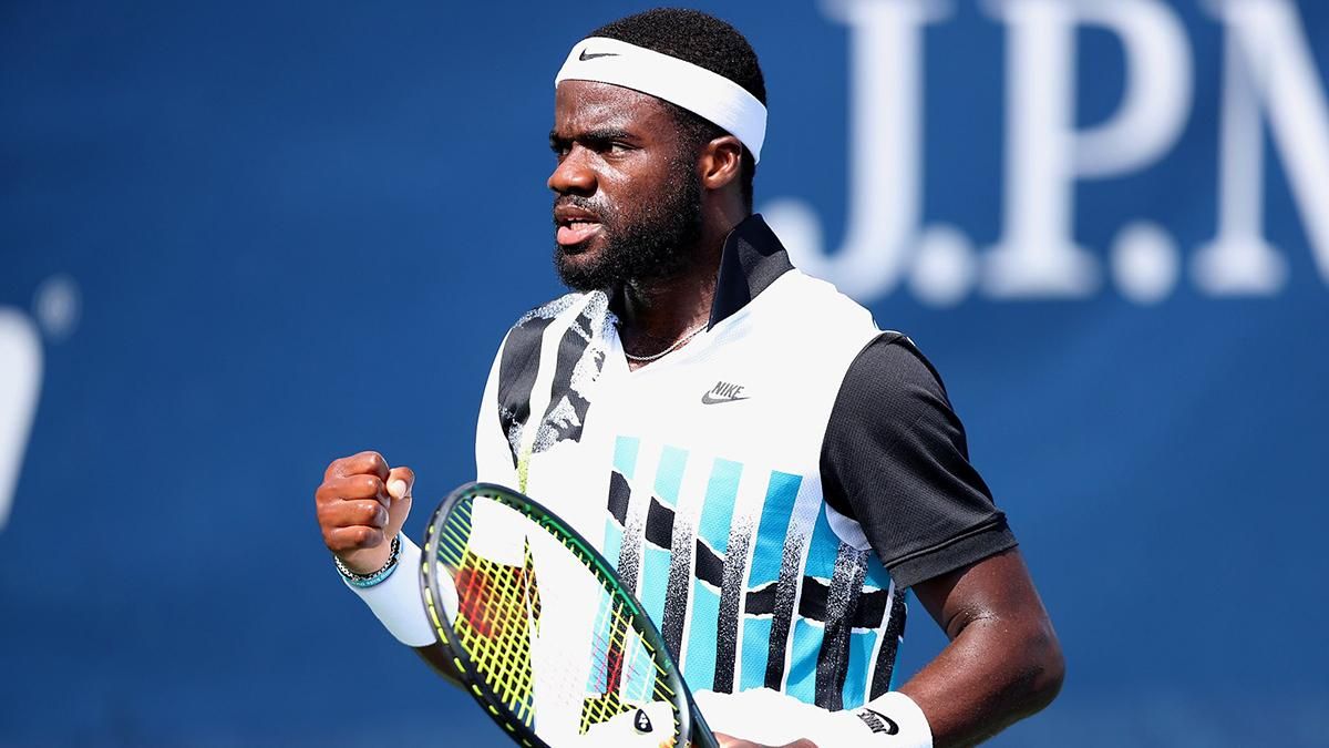 Американського тенісиста оштрафували на 4 тисячі доларів – він показав середній палець росіянину Американського тенісиста оштрафували на 4 тисячі доларів – він показав середній палець росіянину