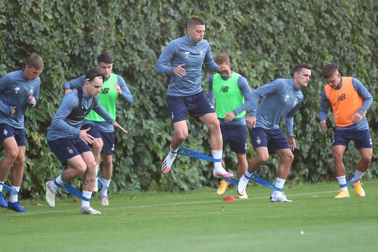 Футболист "Динамо" Миколенко – главная цель "Милана" Футболист "Динамо" Миколенко – главная цель "Милана"