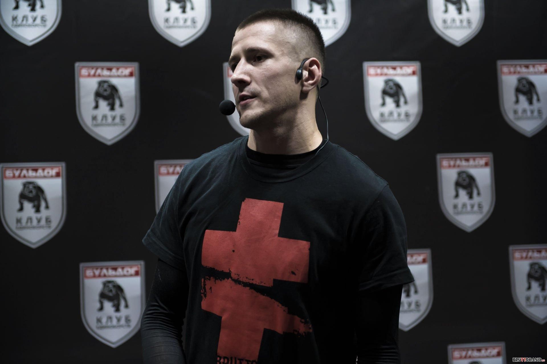 Белорусский боец опубликовал ролик с песней украинских фанатов о Путине: видео Белорусский боец опубликовал ролик с песней украинских фанатов о Путине: видео