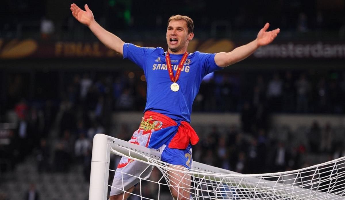 Ексгравець "Челси" Иванович официально вернулся в Англию после двух сезонов в России Ексгравець "Челси" Иванович официально вернулся в Англию после двух сезонов в России