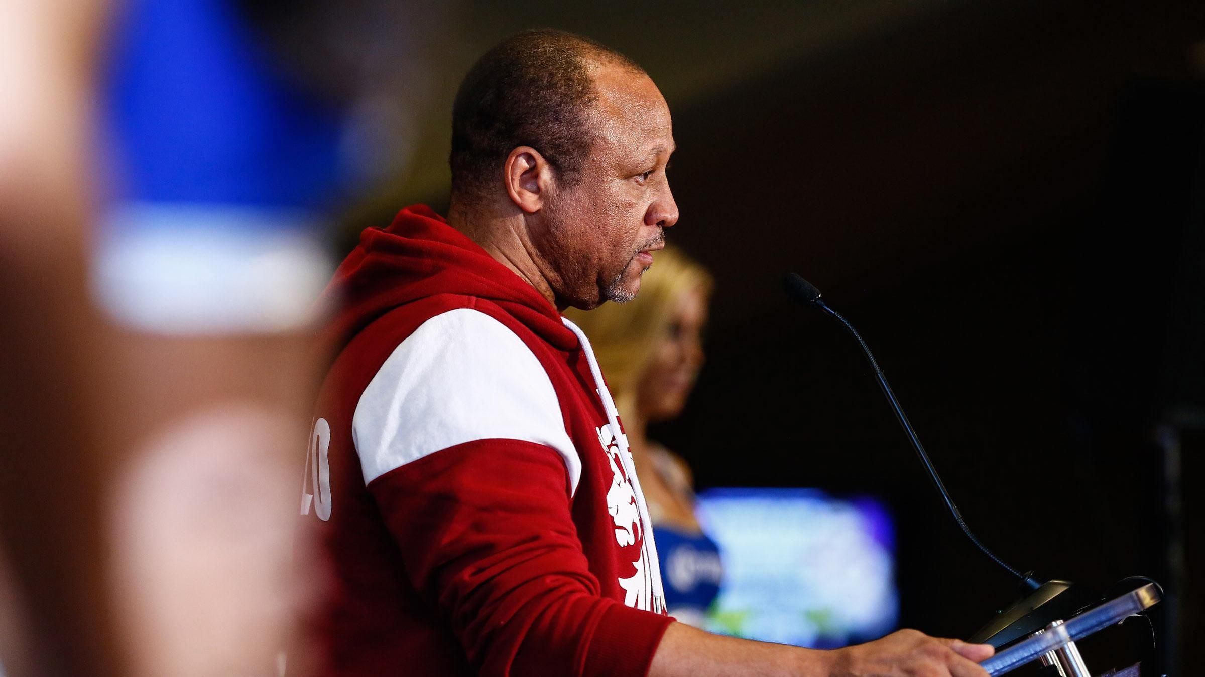 Для нас це безвиграшна ситуація: тренер Чарло нарікає на бій з українцем Дерев'янченком Для нас це безвиграшна ситуація: тренер Чарло нарікає на бій з українцем Дерев'янченком