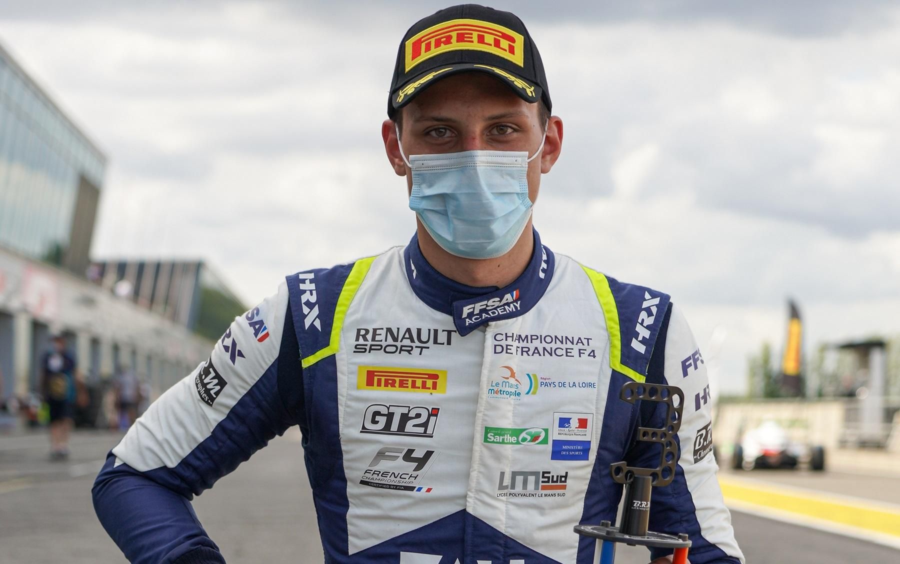 18-летний украинец впервые в истории выиграл гонку Формулы-4 18-летний украинец впервые в истории выиграл гонку Формулы-4