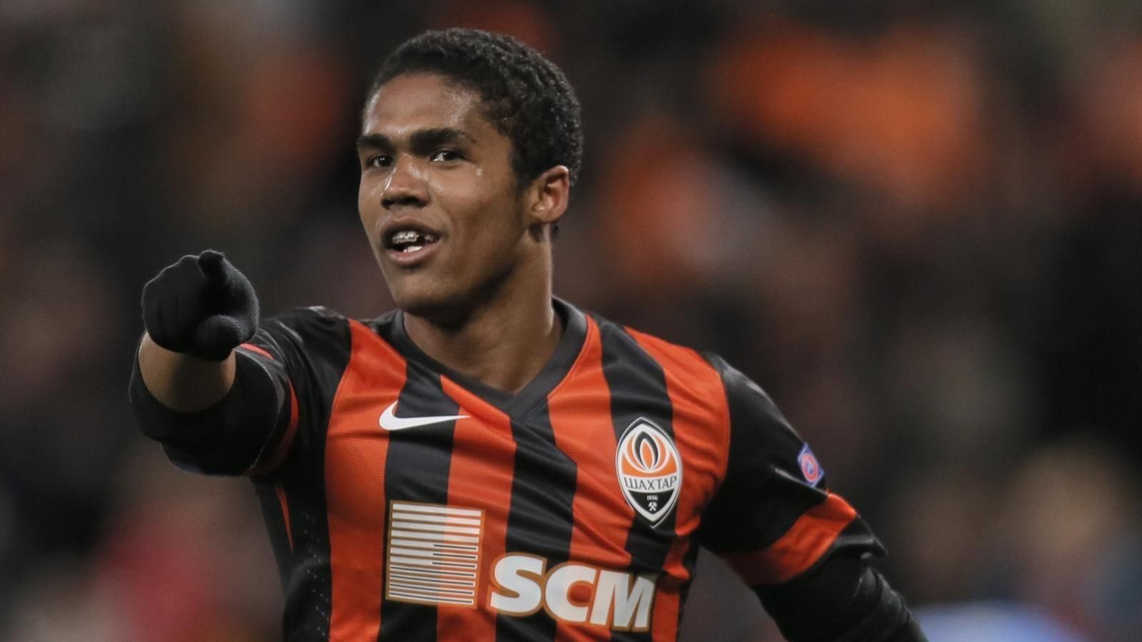 УЄФА привітав Дугласа Косту з 30-літтям, нагадавши його неймовірні голи за "Шахтар" – відео УЄФА привітав Дугласа Косту з 30-літтям, нагадавши його неймовірні голи за "Шахтар" – відео