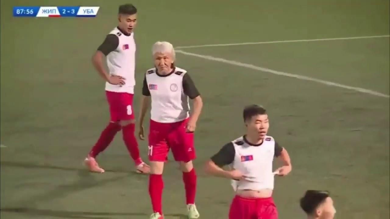 Вернулся на поле через 24 года: 54-летний футболист побил исторический рекорд украинца Вернулся на поле через 24 года: 54-летний футболист побил исторический рекорд украинца