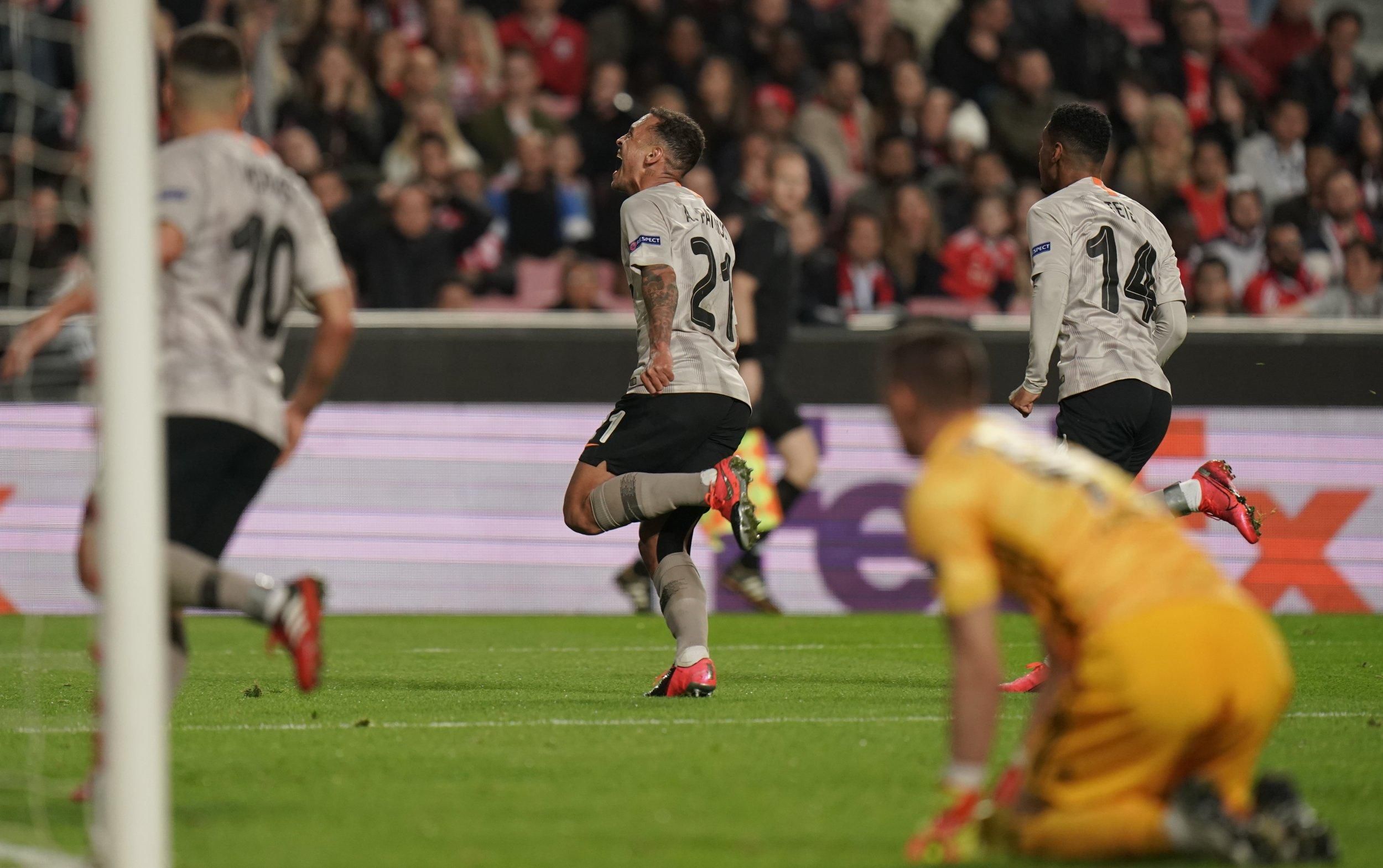 Клубний футбол може втратити 14 мільярдів доларів у 2020 році через коронавірус Клубний футбол може втратити 14 мільярдів доларів у 2020 році через коронавірус