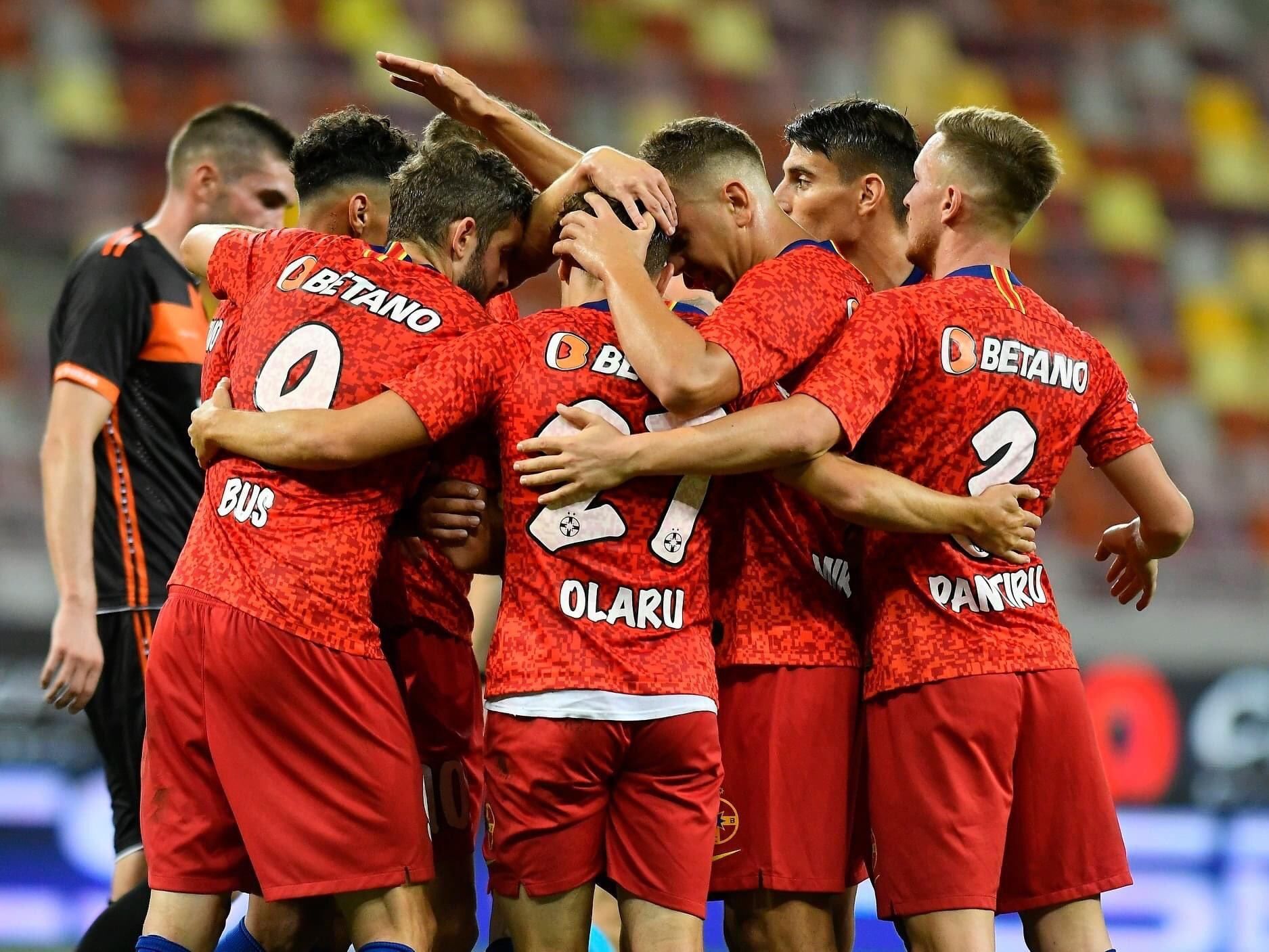 Сумасшедший матч Лиги Европы: 12 голов, вратарь-дебютант и камбэк вдевятером – видео Сумасшедший матч Лиги Европы: 12 голов, вратарь-дебютант и камбэк вдевятером – видео