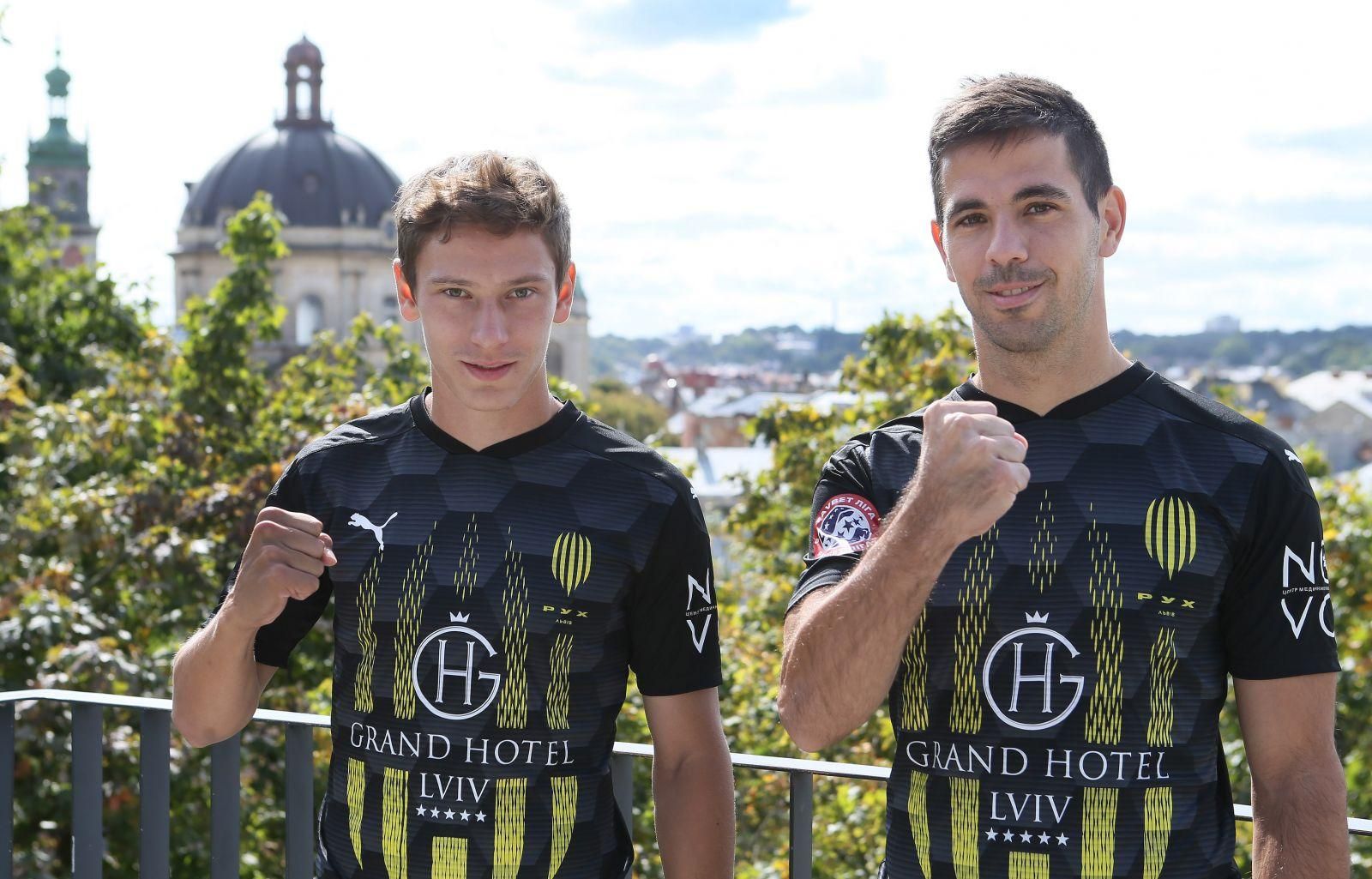 Клуб УПЛ "Рух" підсилився одразу двома захисниками Клуб УПЛ "Рух" підсилився одразу двома захисниками