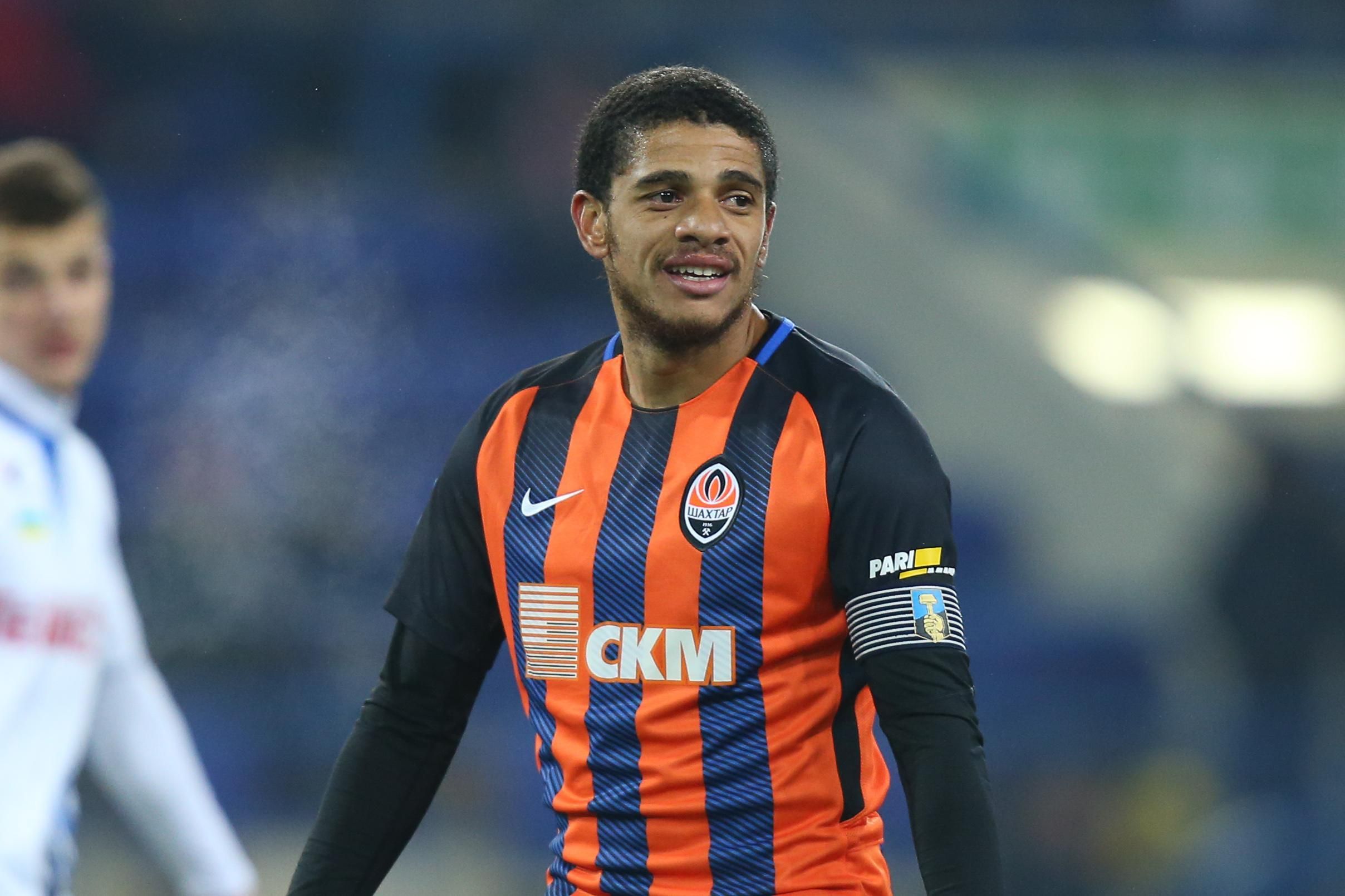 Лідер "Шахтаря" Тайсон міг опинитися у "Челсі" Лідер "Шахтаря" Тайсон міг опинитися у "Челсі"