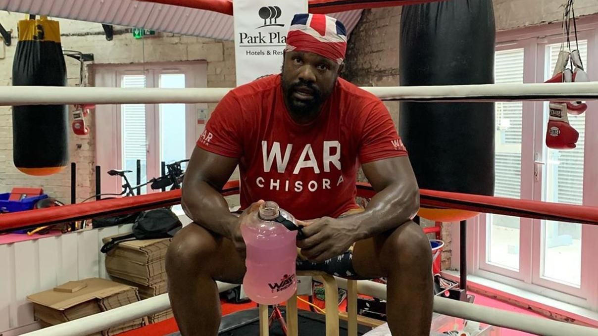 Чисора перед Усиком вышел в ринг против известного рэпера Диззи Раскала: видео Чисора перед Усиком вышел в ринг против известного рэпера Диззи Раскала: видео