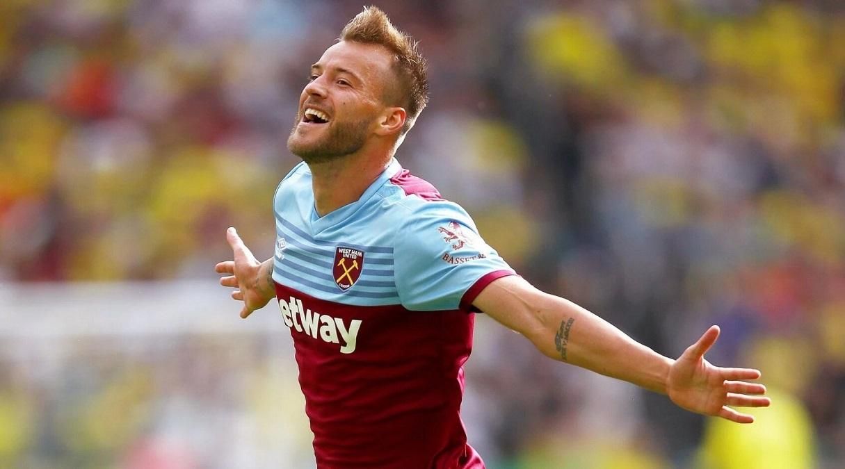 Він знущається з Ярмоленка: фанати "Вест Хема" розкритикували тренера після розгрому "Халла" Він знущається з Ярмоленка: фанати "Вест Хема" розкритикували тренера після розгрому "Халла"