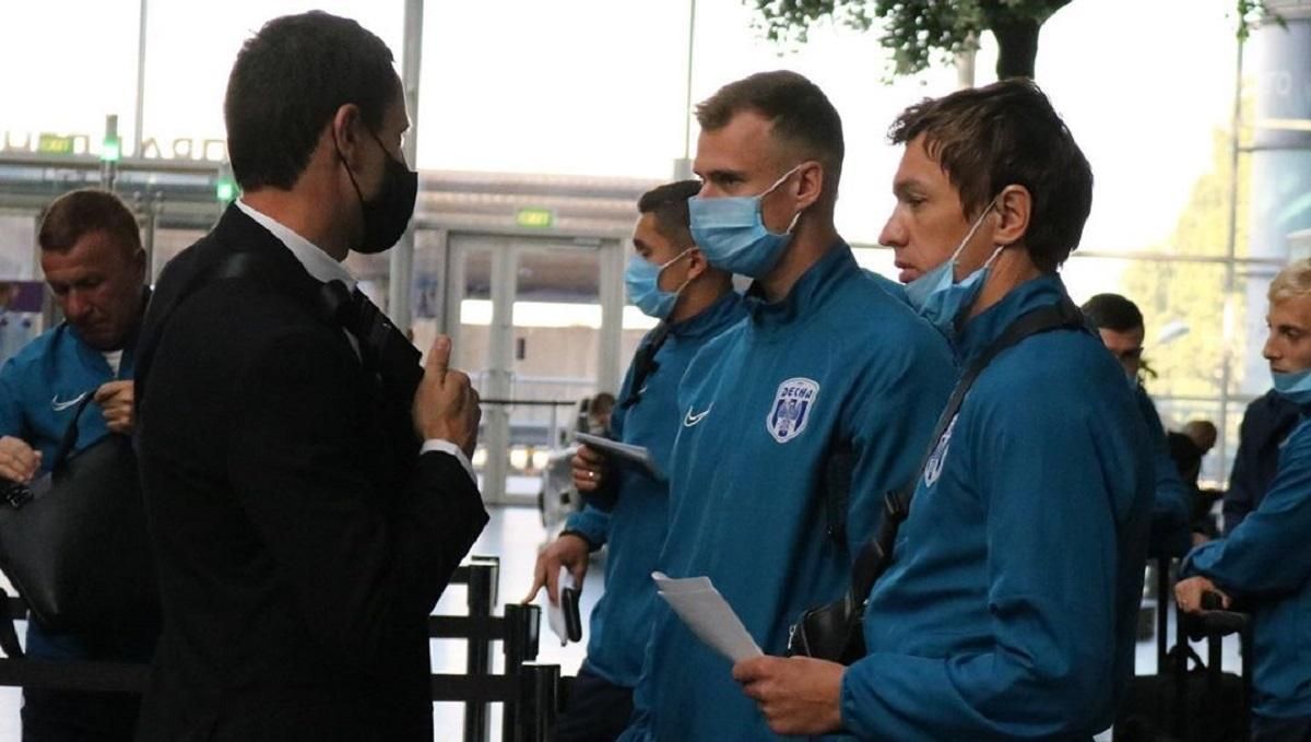 "Колос" и "Десна" перед вылетами на матчи ЛЕ встретились в аэропорту и сделали фото "Колос" и "Десна" перед вылетами на матчи ЛЕ встретились в аэропорту и сделали фото