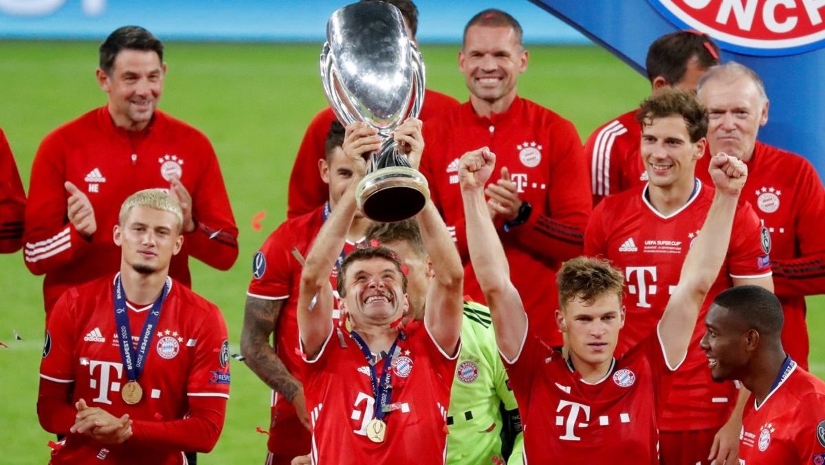 Лучший игрок Суперкубка УЕФА стал самым титулованным футболистом Германии Лучший игрок Суперкубка УЕФА стал самым титулованным футболистом Германии