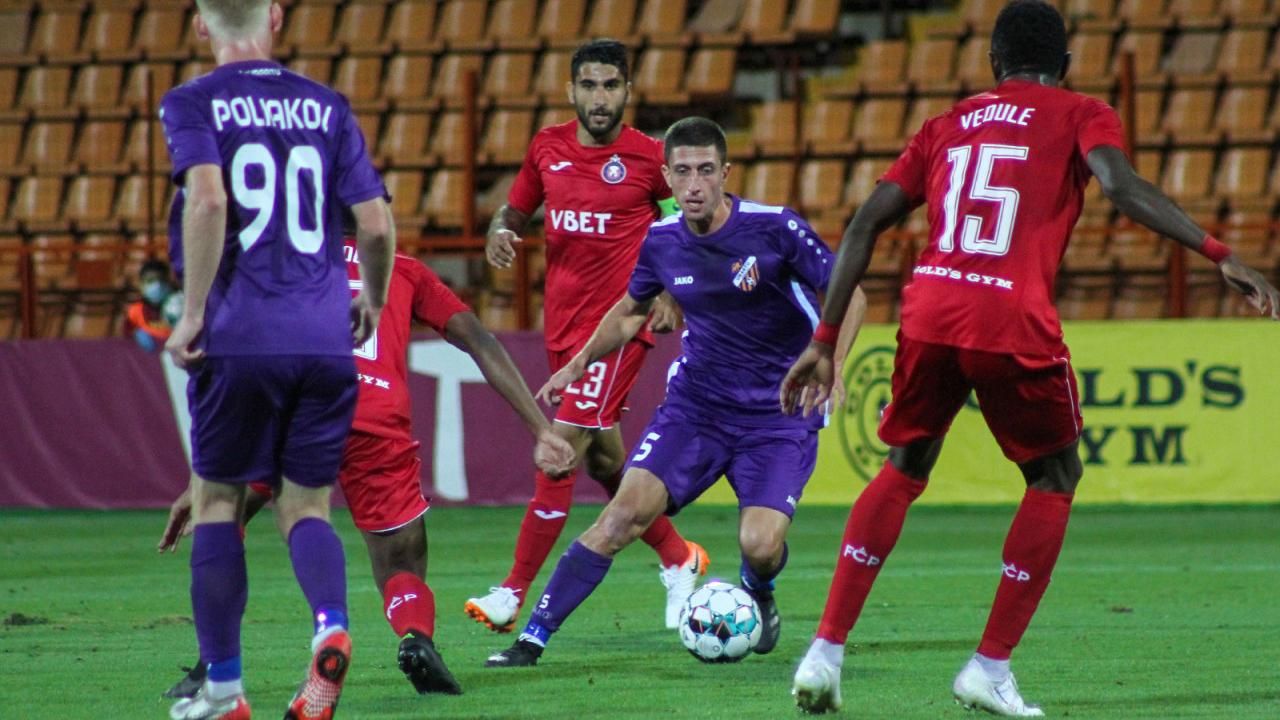 В Армении перенесли футбольные матчи из-за войны в Нагорном Карабахе В Армении перенесли футбольные матчи из-за войны в Нагорном Карабахе