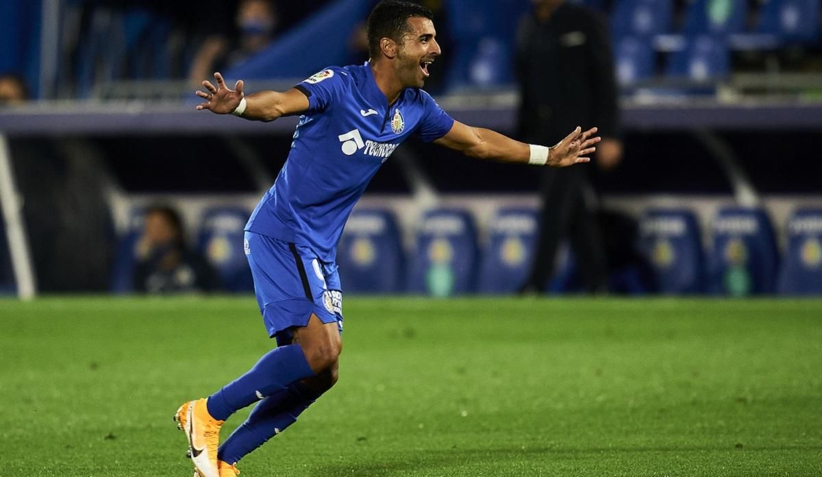 Форвард забил гол-шедевр боковыми ножницами и принес победу "Хетафе" в Ла Лиге: видео Форвард забил гол-шедевр боковыми ножницами и принес победу "Хетафе" в Ла Лиге: видео