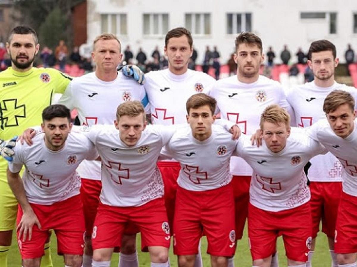 В українському клубі футболісти масово захворіли на коронавірус В українському клубі футболісти масово захворіли на коронавірус