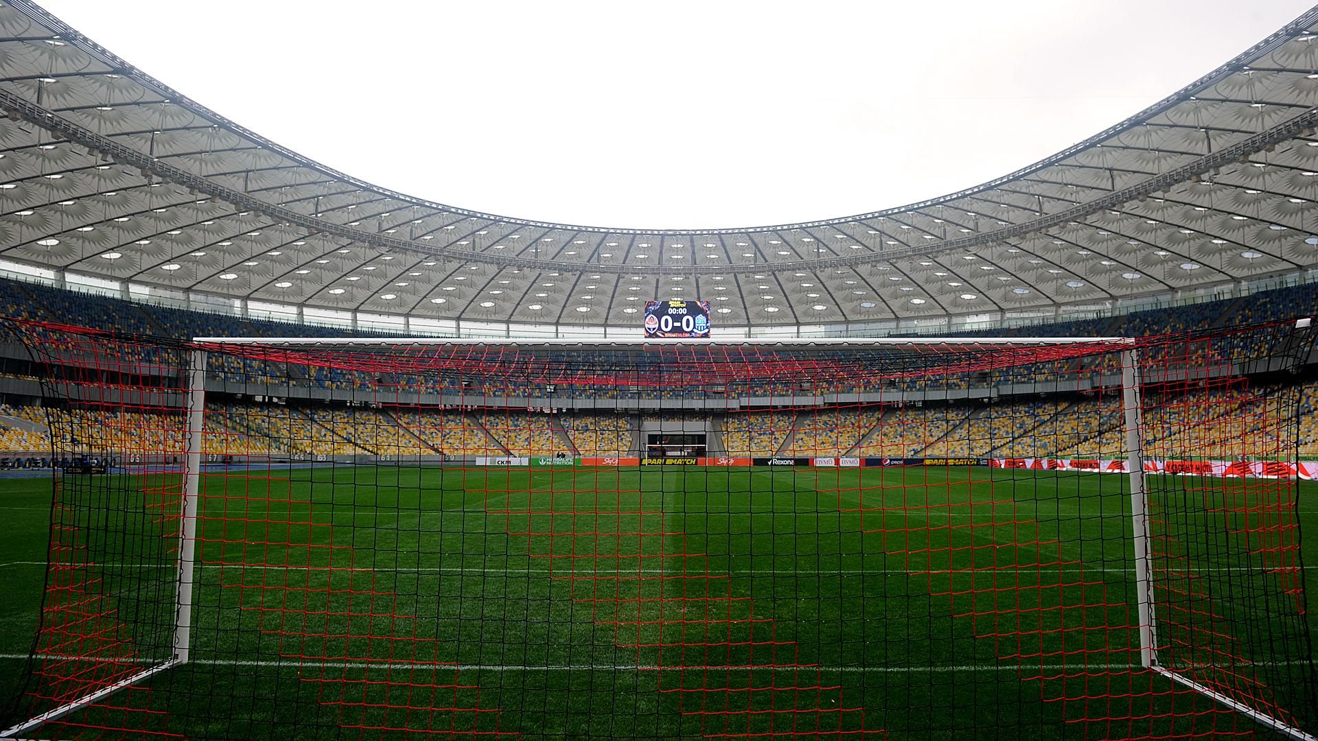 Газон НСК "Олимпийский" может не выдержать матчи "Динамо " и "Шахтера": кто ухаживает за травой Газон НСК "Олимпийский" может не выдержать матчи "Динамо " и "Шахтера": кто ухаживает за травой