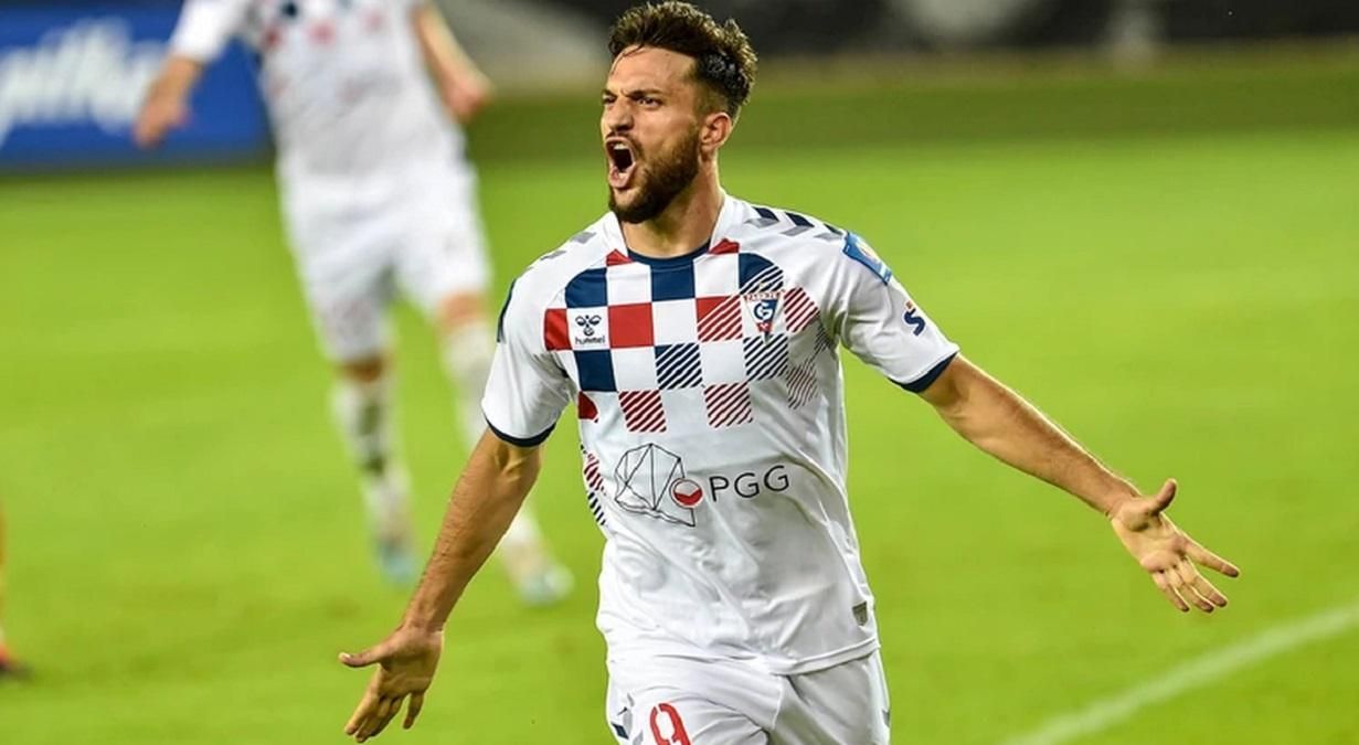 "Динамо" и "Шахтер" ведут борьбу за испанского нападающего Хименеса: видео "Динамо" и "Шахтер" ведут борьбу за испанского нападающего Хименеса: видео