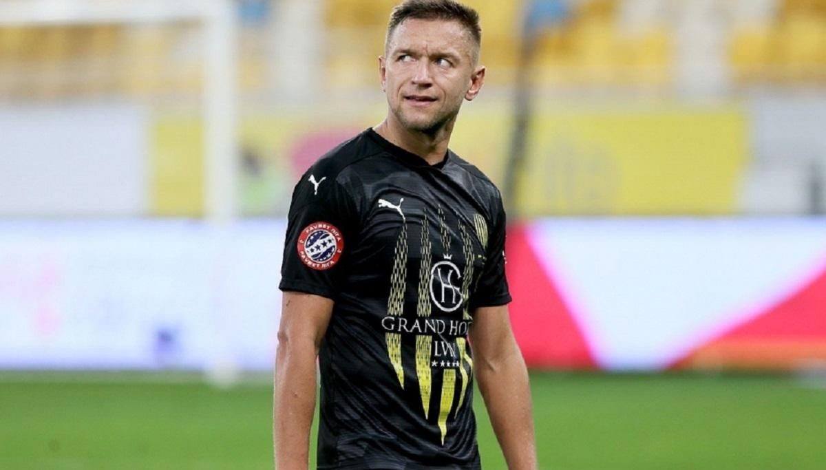 Свистки были только в одну сторону: игрок "Руха" обвинил арбитра в симпатиях к сопернику Свистки были только в одну сторону: игрок "Руха" обвинил арбитра в симпатиях к сопернику