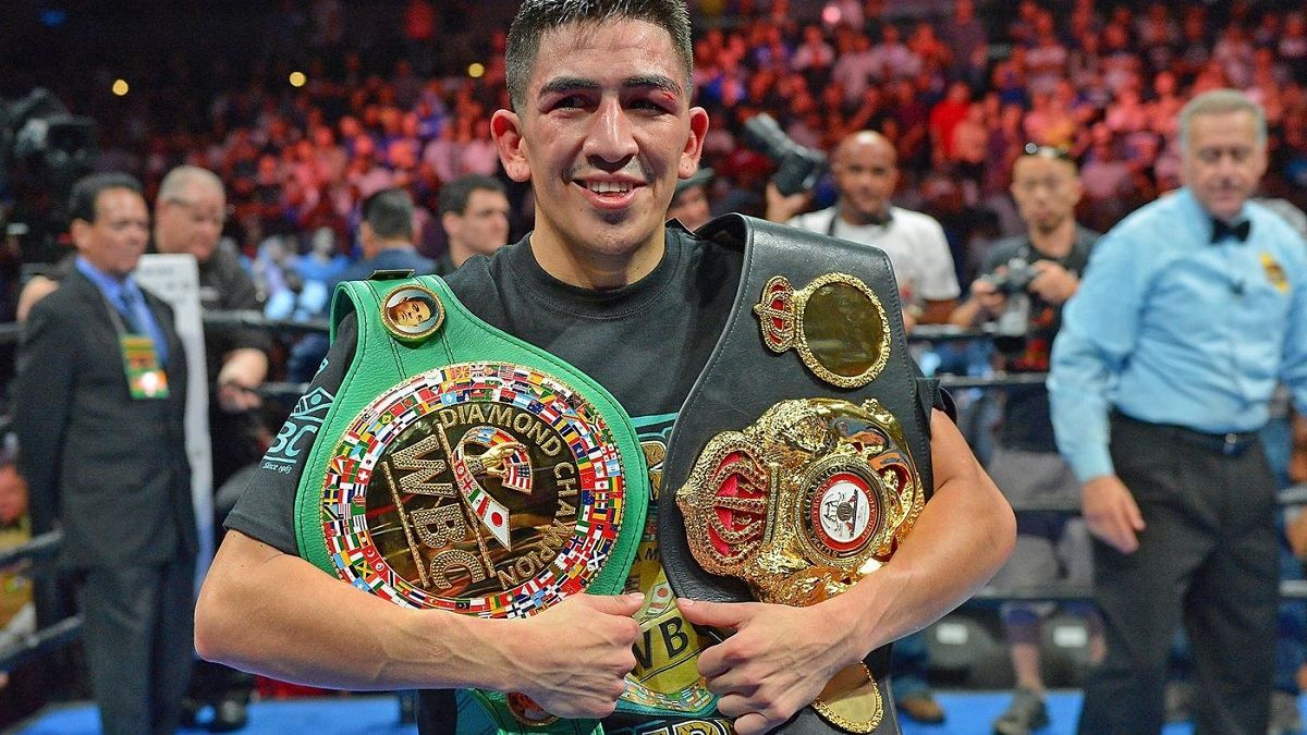 Лопес може нокаутувати Ломаченка: чемпіон світу Санта Крус про очікування від бою Лопес може нокаутувати Ломаченка: чемпіон світу Санта Крус про очікування від бою