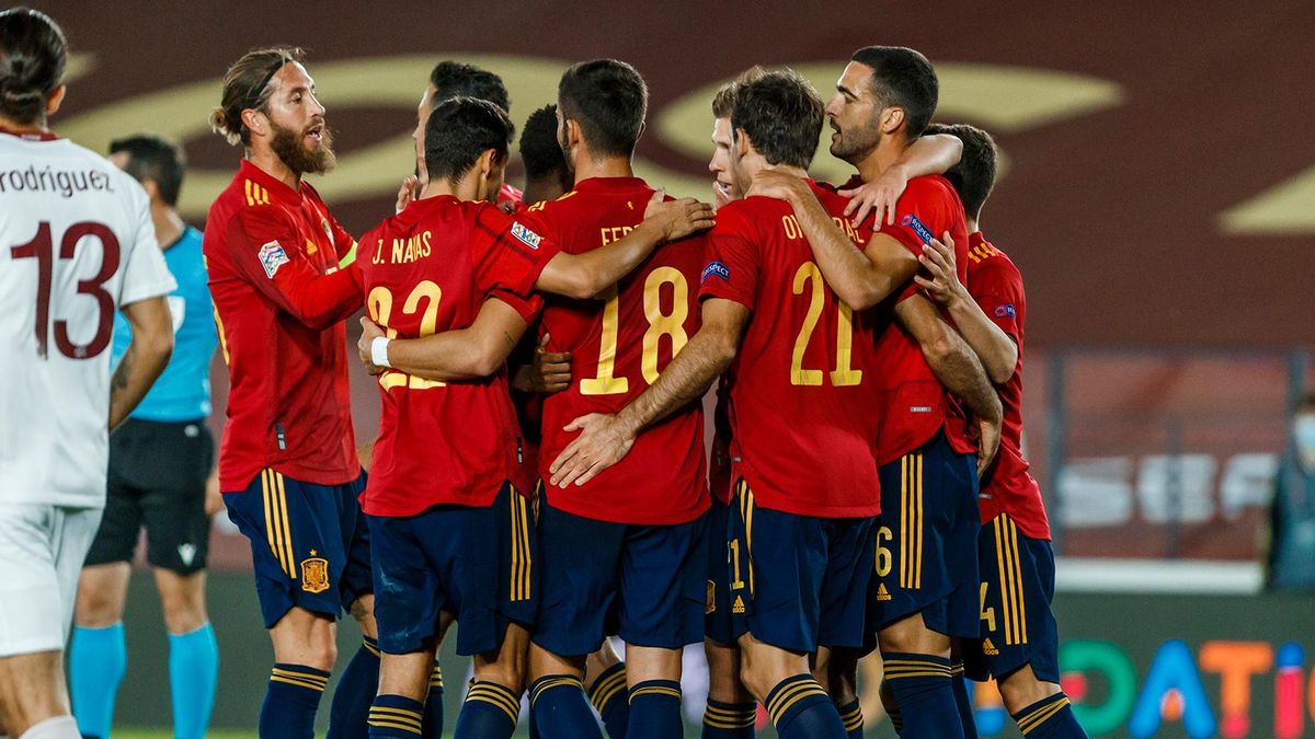 Сборная Испании потеряла двух игроков перед матчем с Украиной