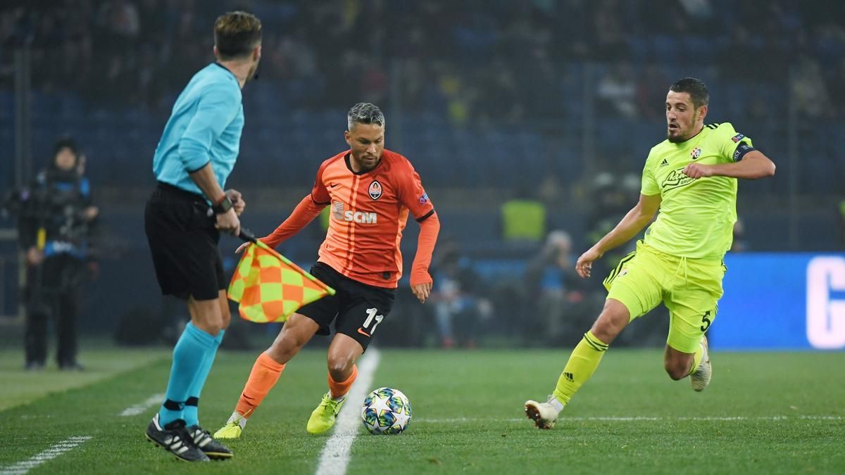 Матчі "Динамо" і "Шахтаря" без вболівальників, побиття брата Домрачевої: новини спорту 12 жовтня Матчі "Динамо" і "Шахтаря" без вболівальників, побиття брата Домрачевої: новини спорту 12 жовтня