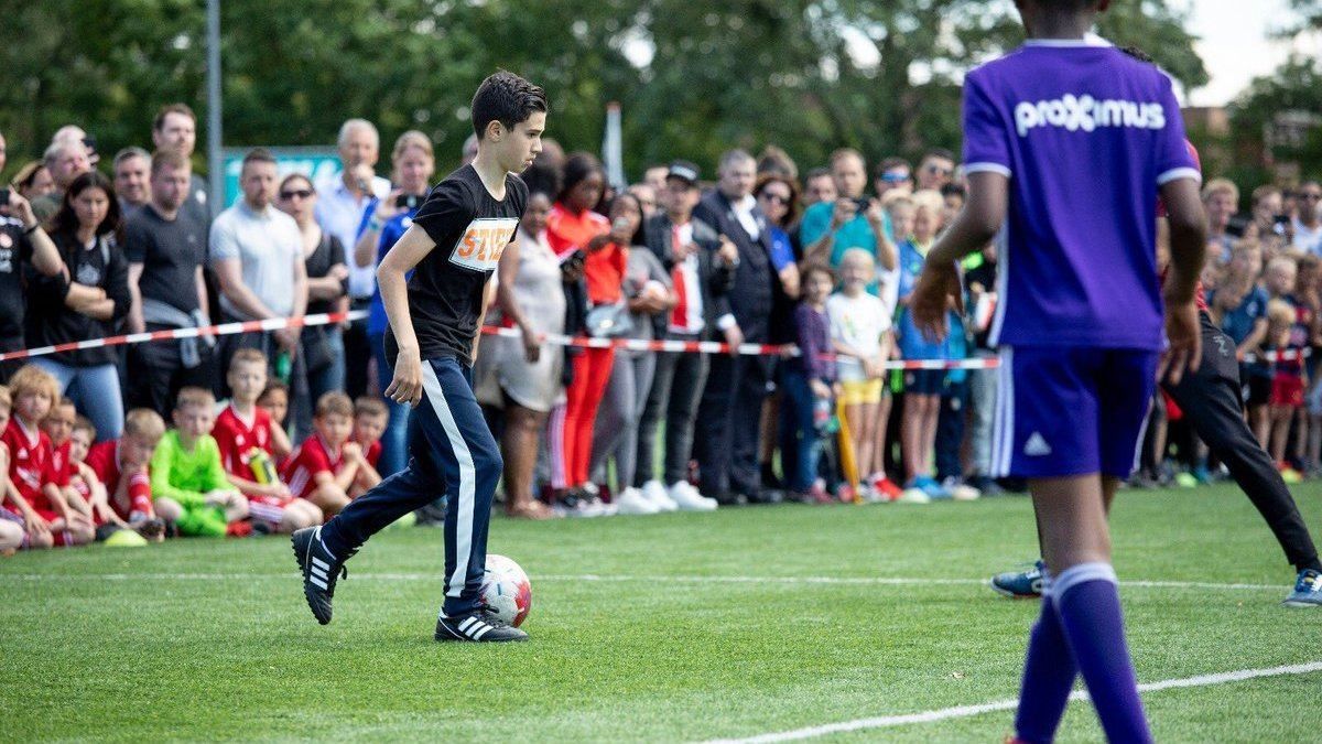 Син ван Персі забив гол-шедевр у стилі батька: відео Син ван Персі забив гол-шедевр у стилі батька: відео