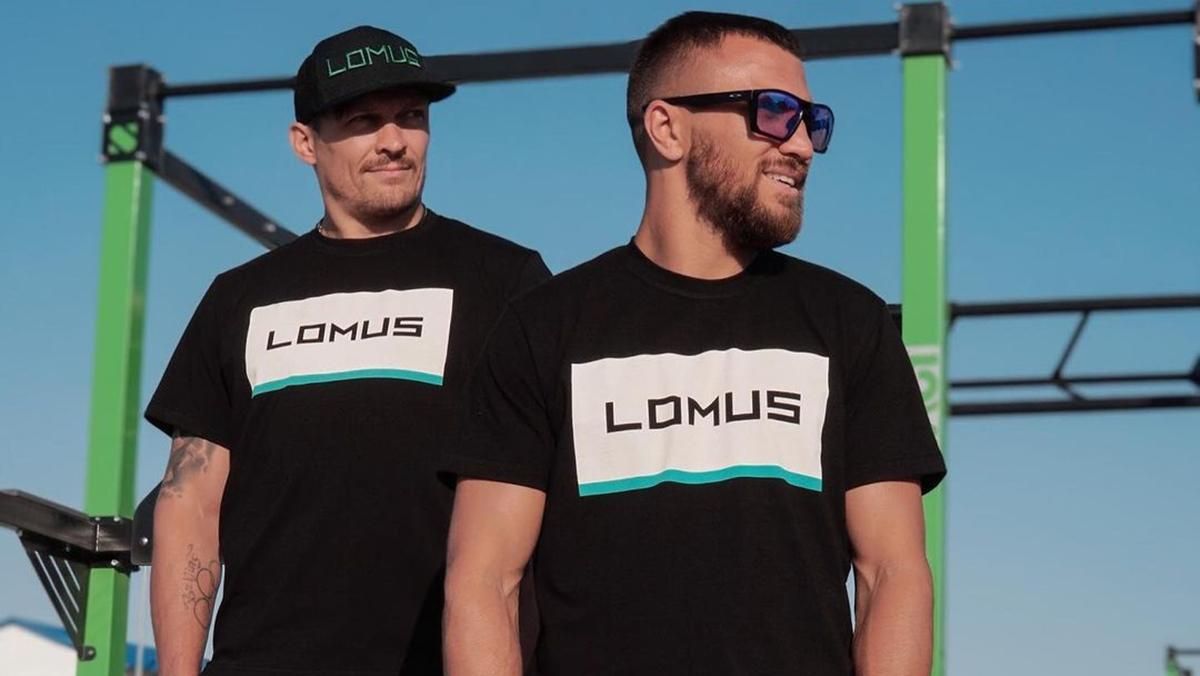 Усик и Ломаченко поздравили с Днем защитника Украины: Это праздник героических традиций народа Усик и Ломаченко поздравили с Днем защитника Украины: Это праздник героических традиций народа