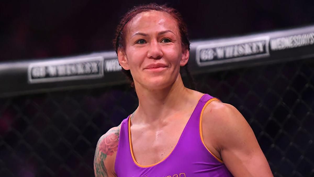 Разбила лицо и задушила: Крис Сайборг эффектно победила Арлин Бленкоу – видео Разбила лицо и задушила: Крис Сайборг эффектно победила Арлин Бленкоу – видео