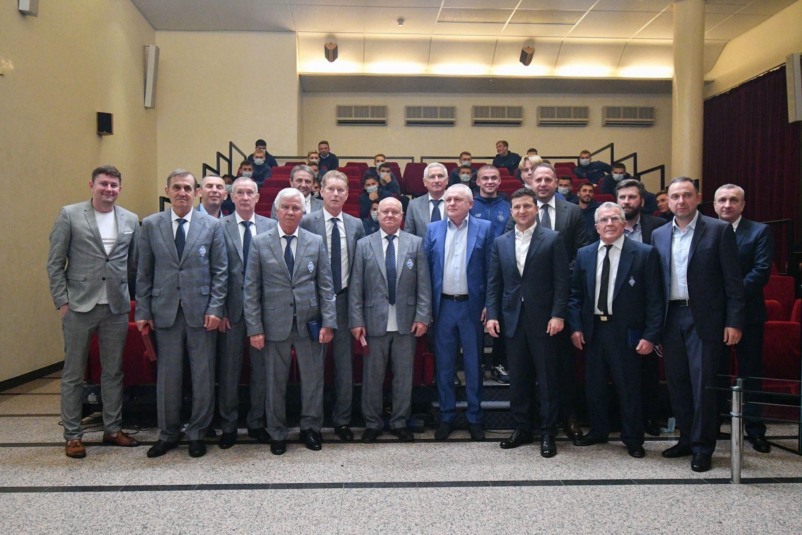 Зеленский заочно "наградил" Блохина орденом Ярослава Мудрого Зеленский заочно "наградил" Блохина орденом Ярослава Мудрого