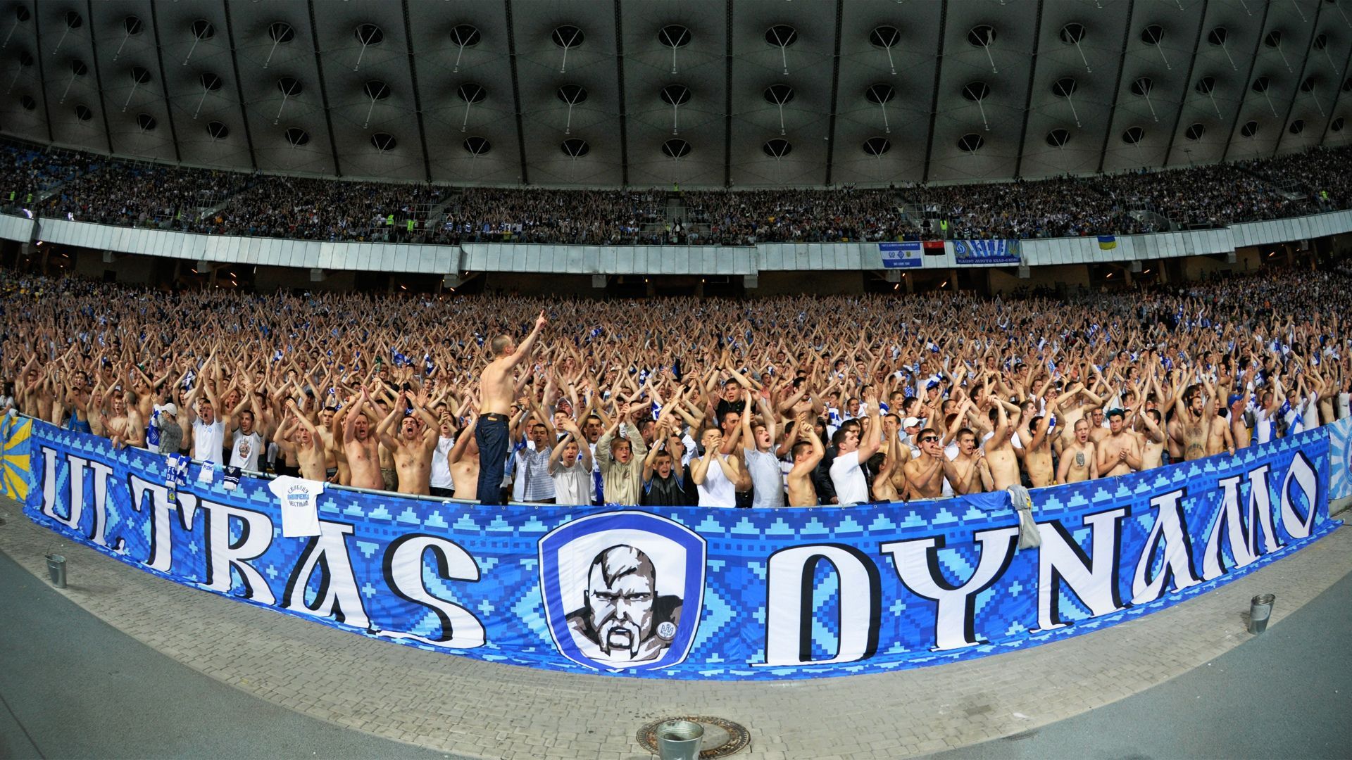 Источник: ультрас попытаются сорвать матч "Рух" – "Динамо" на 14-й минуте Источник: ультрас попытаются сорвать матч "Рух" – "Динамо" на 14-й минуте