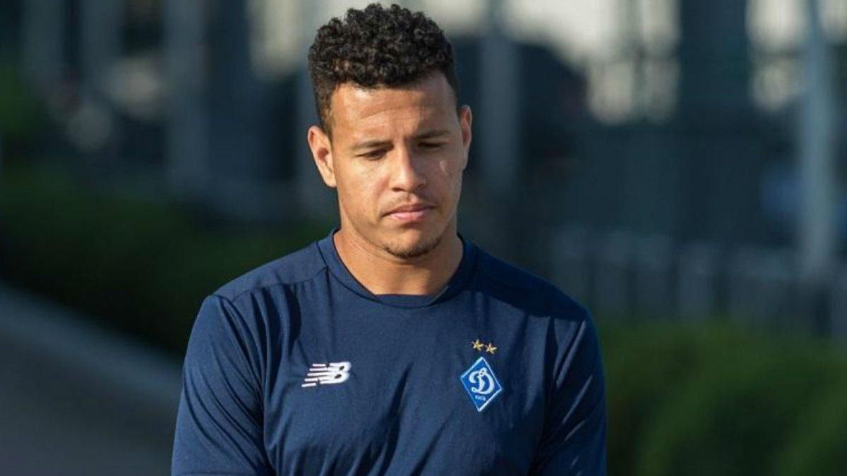 "Динамо" зимой вернет опытного Сидклея из аренды "Динамо" зимой вернет опытного Сидклея из аренды