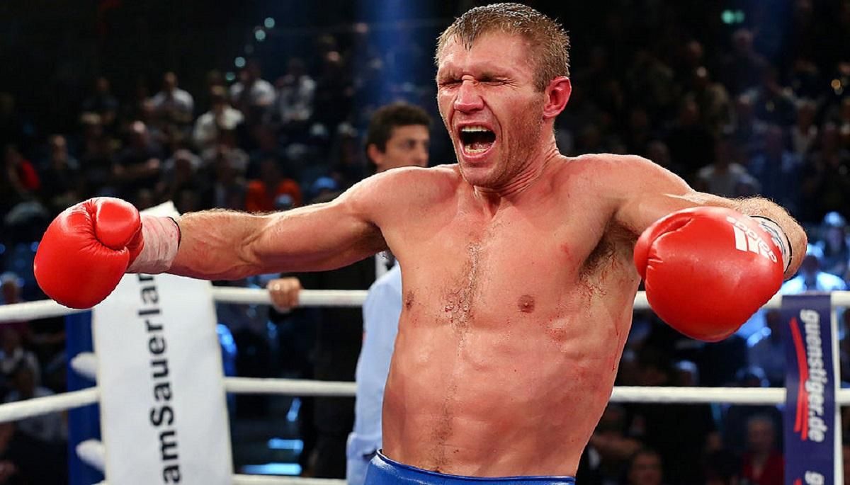 Экс-чемпион IBF Дудченко в пух и прах раскритиковал рефери боя Ломаченко – Лопес Экс-чемпион IBF Дудченко в пух и прах раскритиковал рефери боя Ломаченко – Лопес