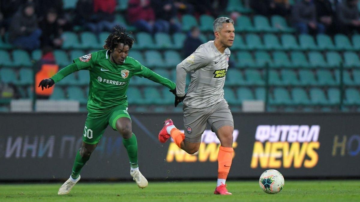 Сразу два матча УПЛ перенесли в другие города: причина Сразу два матча УПЛ перенесли в другие города: причина