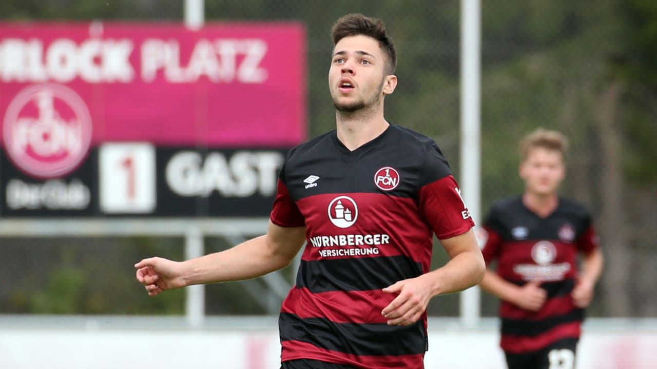 Украинского футболиста Шуранова хотят натурализовать в Германии Украинского футболиста Шуранова хотят натурализовать в Германии