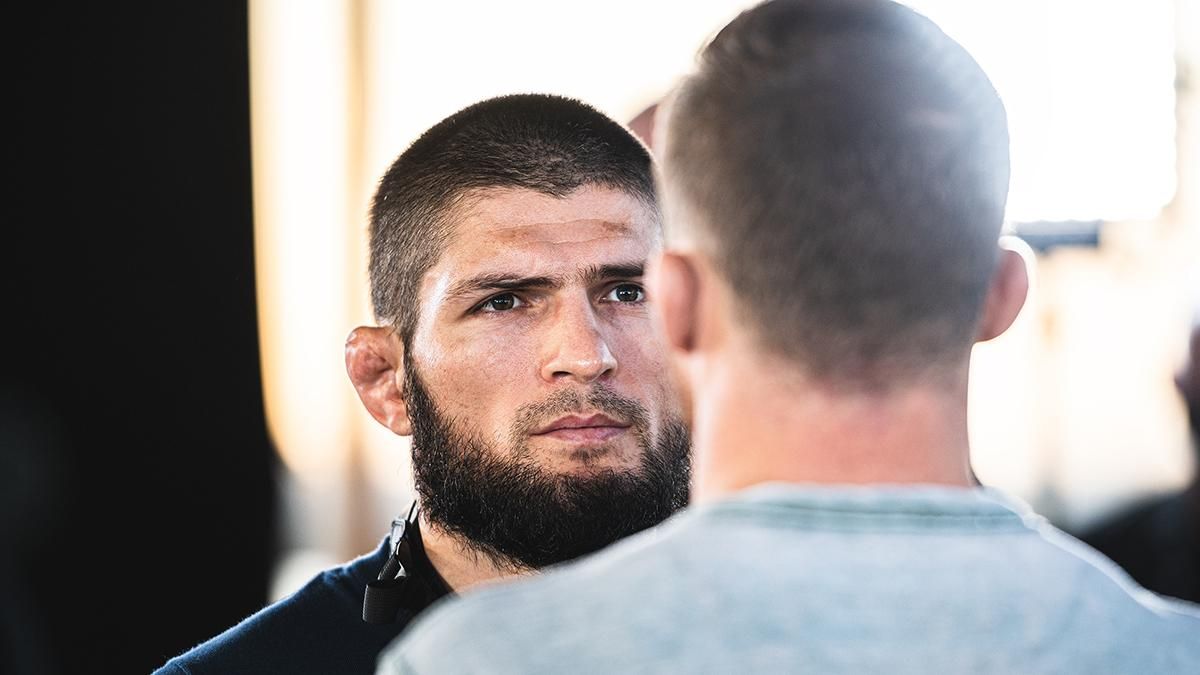 Хабіб Нурмагомедов – Джастін Гейджі провели дуель поглядів: відео Хабіб Нурмагомедов – Джастін Гейджі провели дуель поглядів: відео