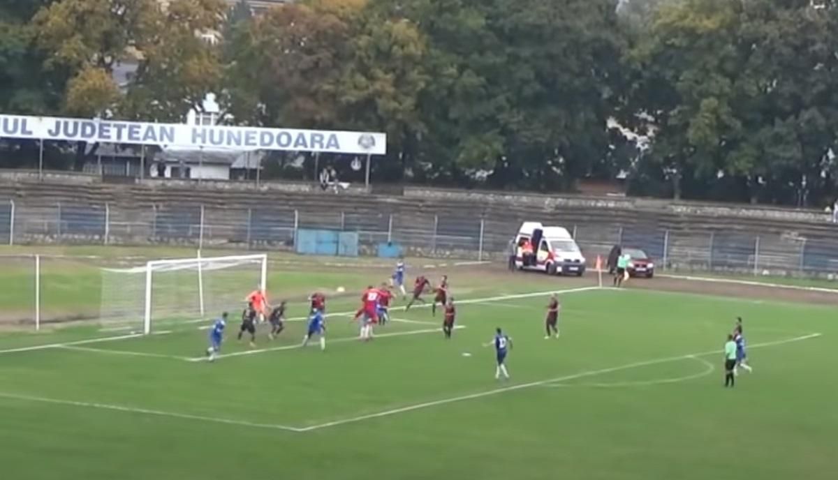 Голкипер стал героем матча – его гол чудом спас команду от поражения: видео Голкипер стал героем матча – его гол чудом спас команду от поражения: видео