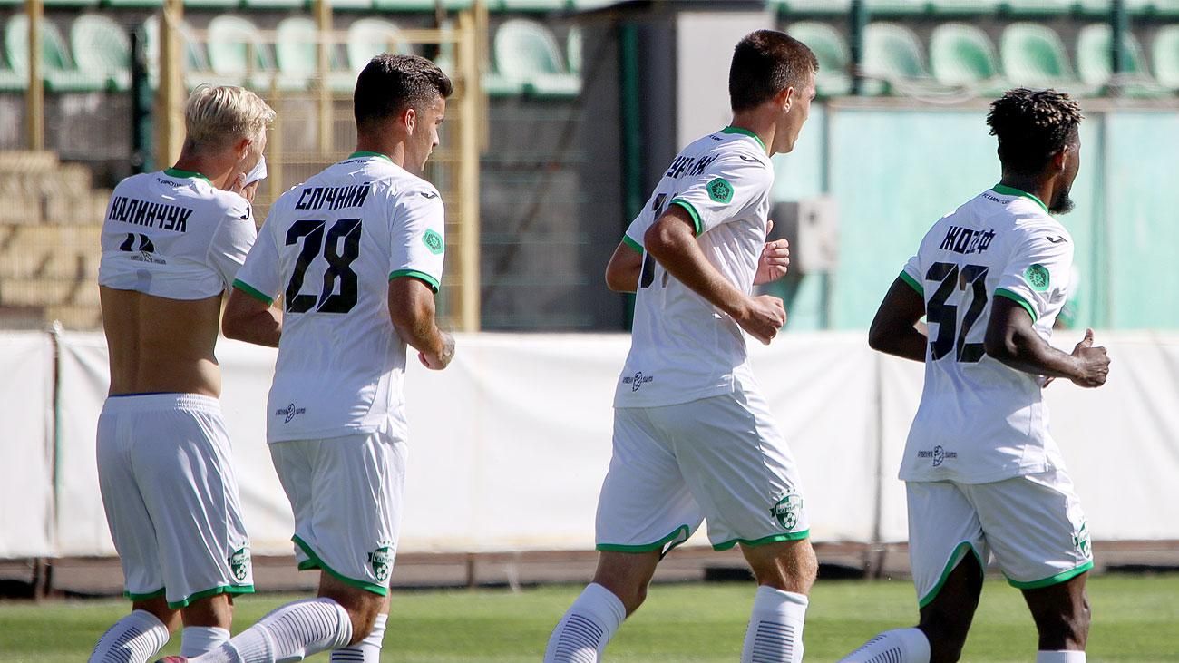 "Готові покатати прямо до Ростова": "Карпати" "потролили" суддів Конституційного Суду "Готові покатати прямо до Ростова": "Карпати" "потролили" суддів Конституційного Суду