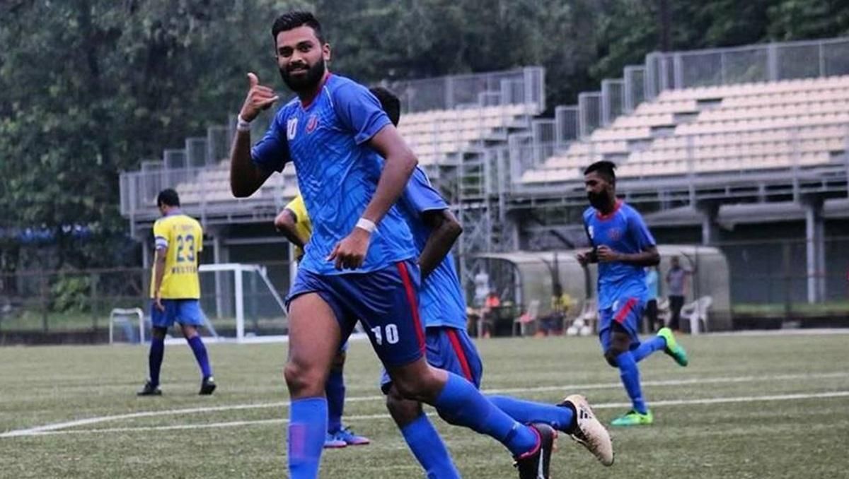 26-летний профессиональный футболист скоропостижно скончался во время матча с друзьями 26-летний профессиональный футболист скоропостижно скончался во время матча с друзьями