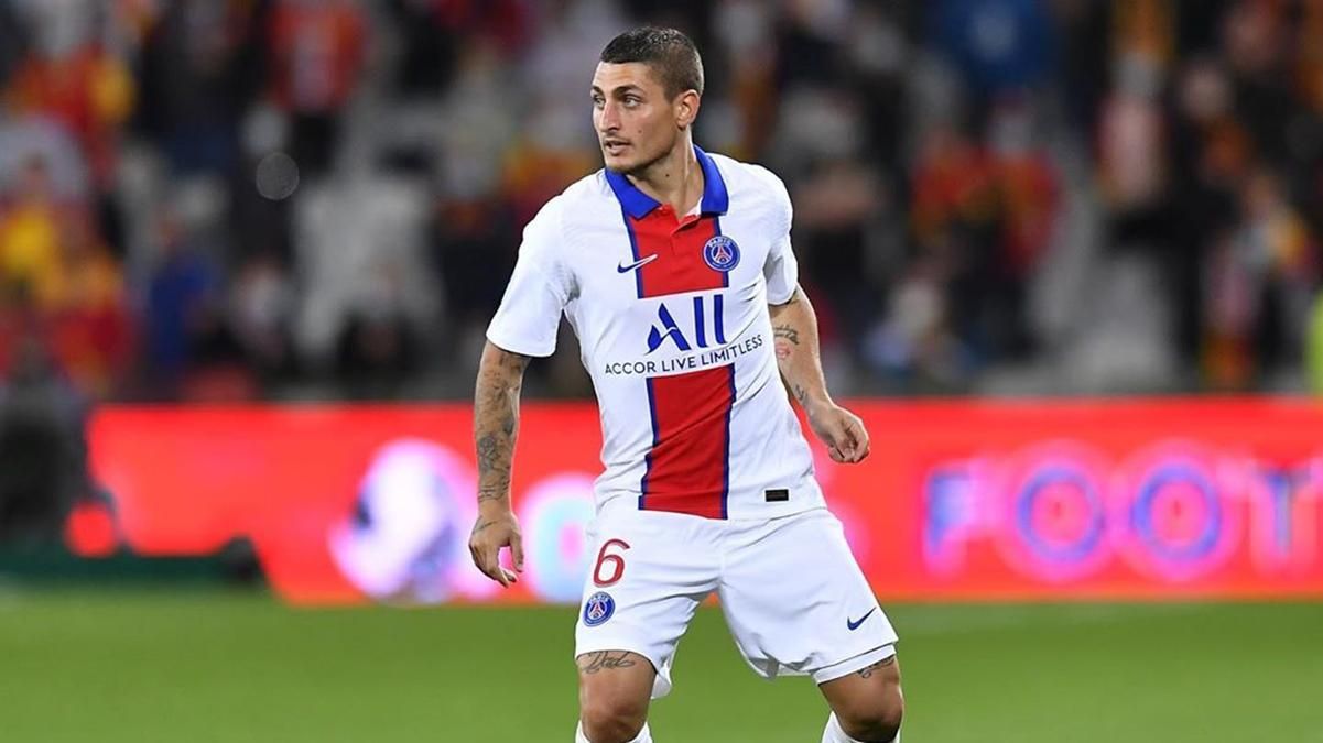 Футболисты ПСЖ жестко поиздевались над Верратти и едва не утопили телефон итальянца: видео Футболисты ПСЖ жестко поиздевались над Верратти и едва не утопили телефон итальянца: видео