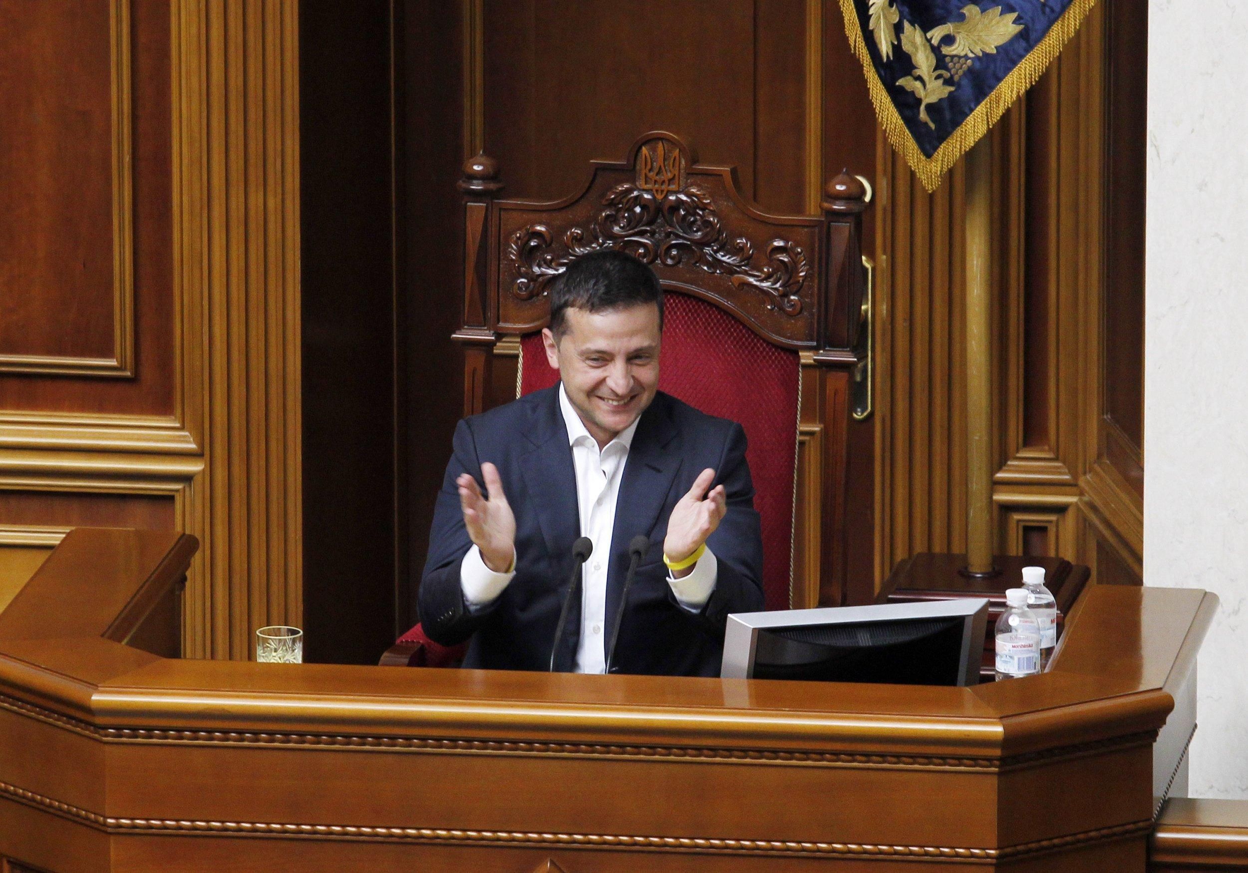 Зеленський привітав Усика з перемогою Зеленський привітав Усика з перемогою