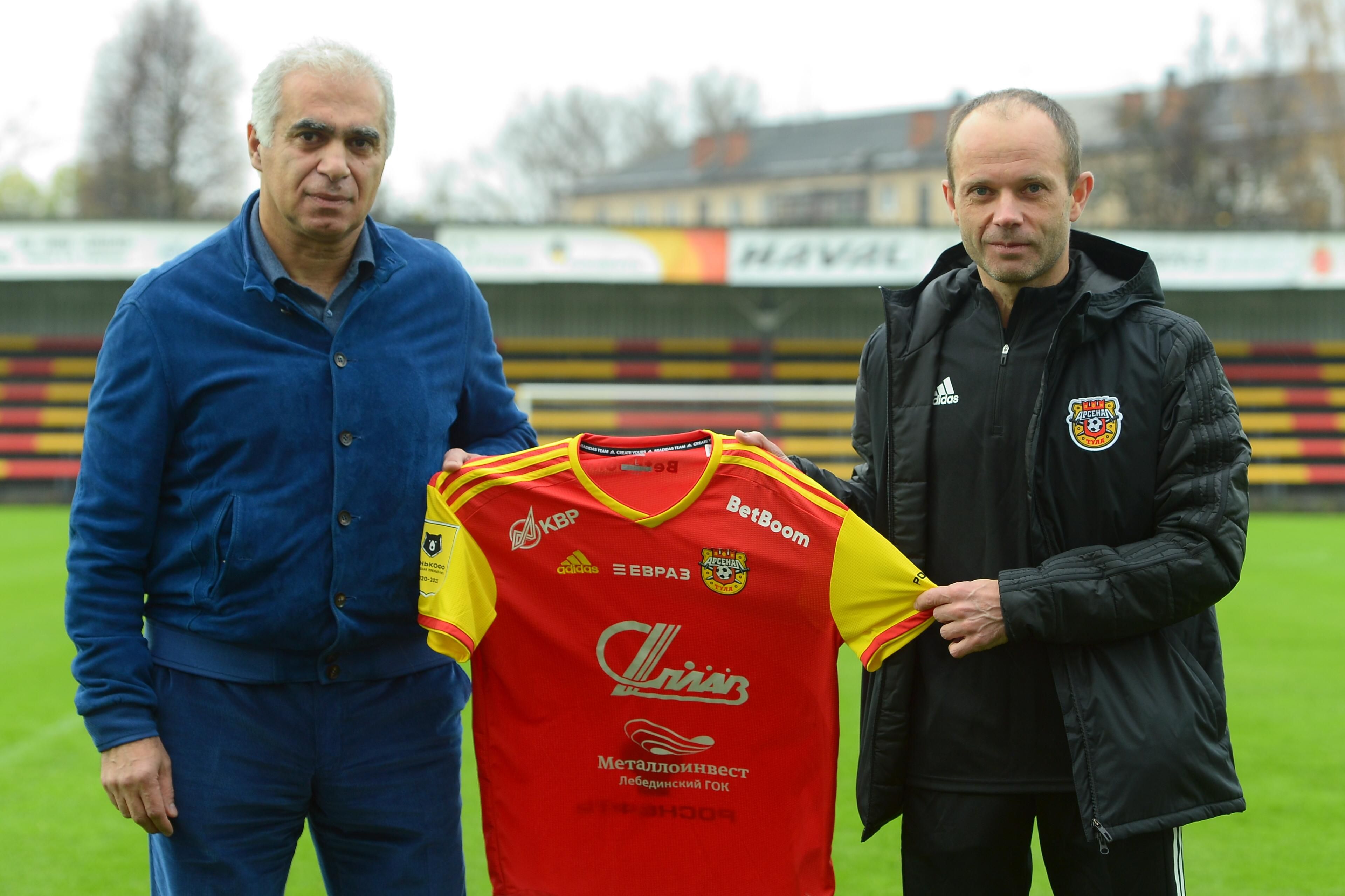 Український тренер Парфьонов очолив російський клуб "Арсенал" з Тули Український тренер Парфьонов очолив російський клуб "Арсенал" з Тули