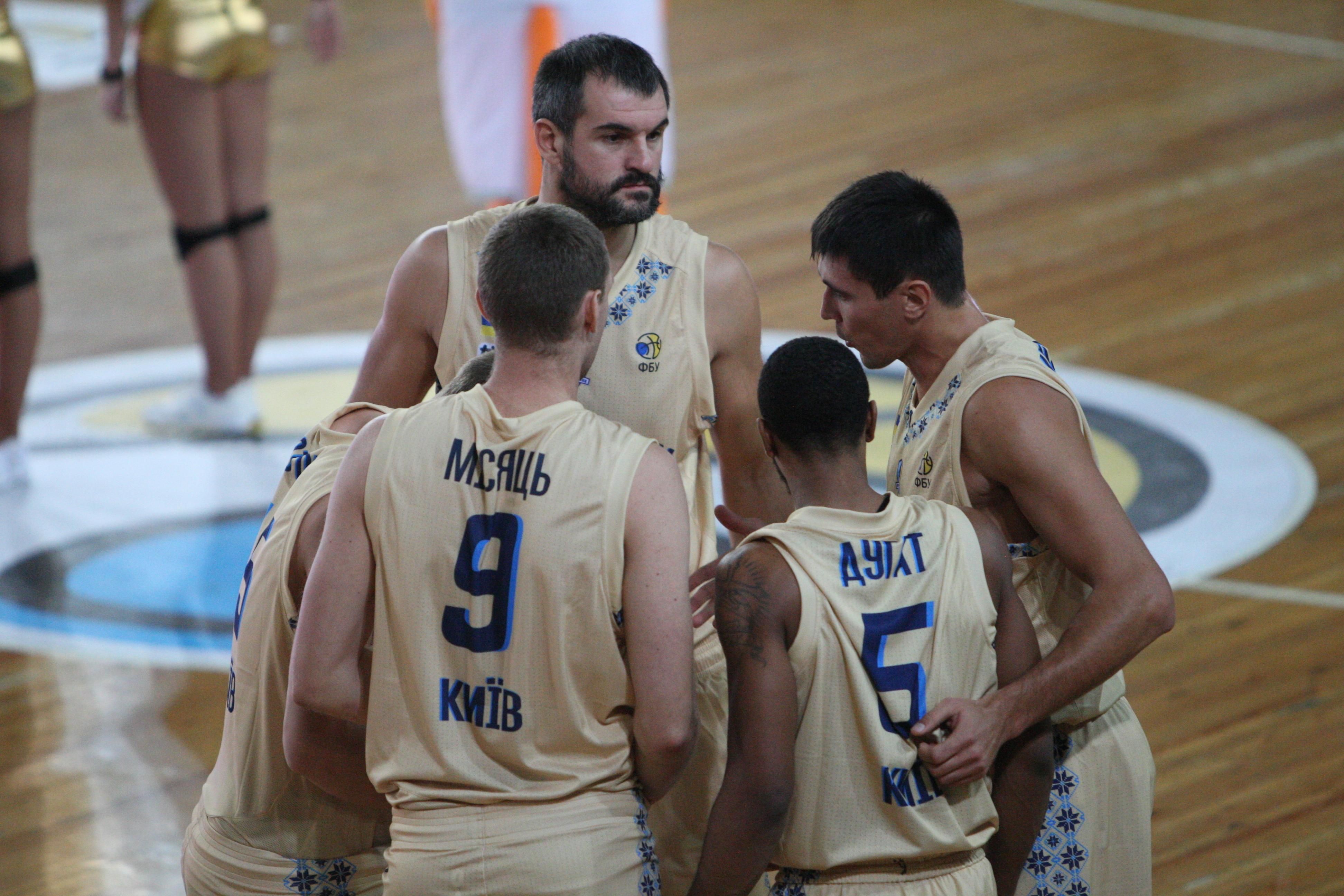 Найтитулованіший український клуб всім складом заразився COVID-19 Найтитулованіший український клуб всім складом заразився COVID-19